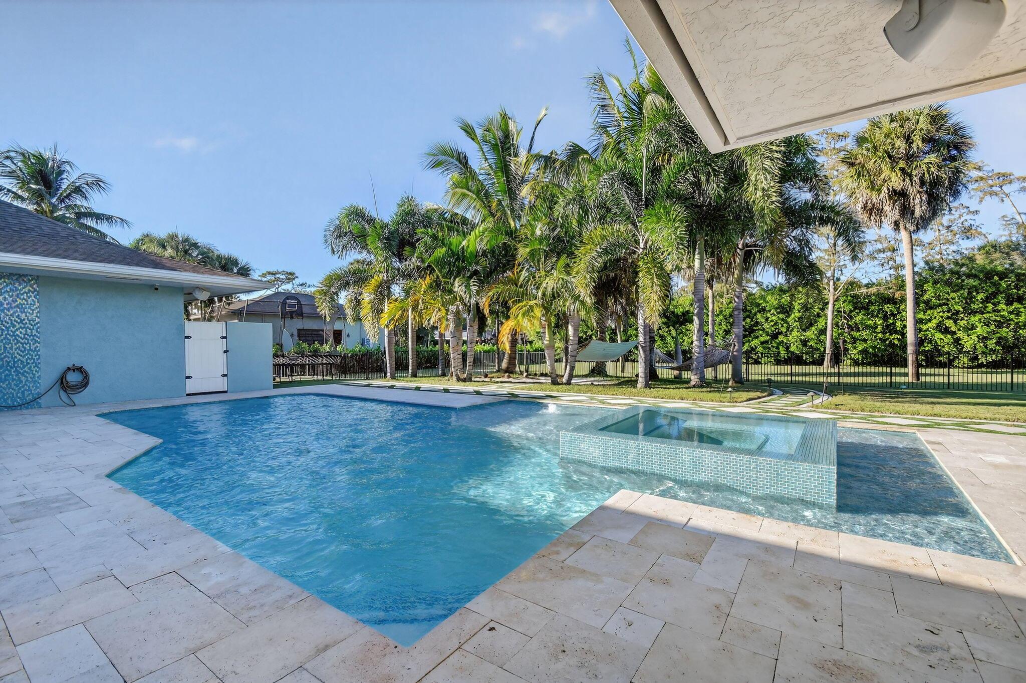 PINEWOOD OF WELLINGTON - Residential