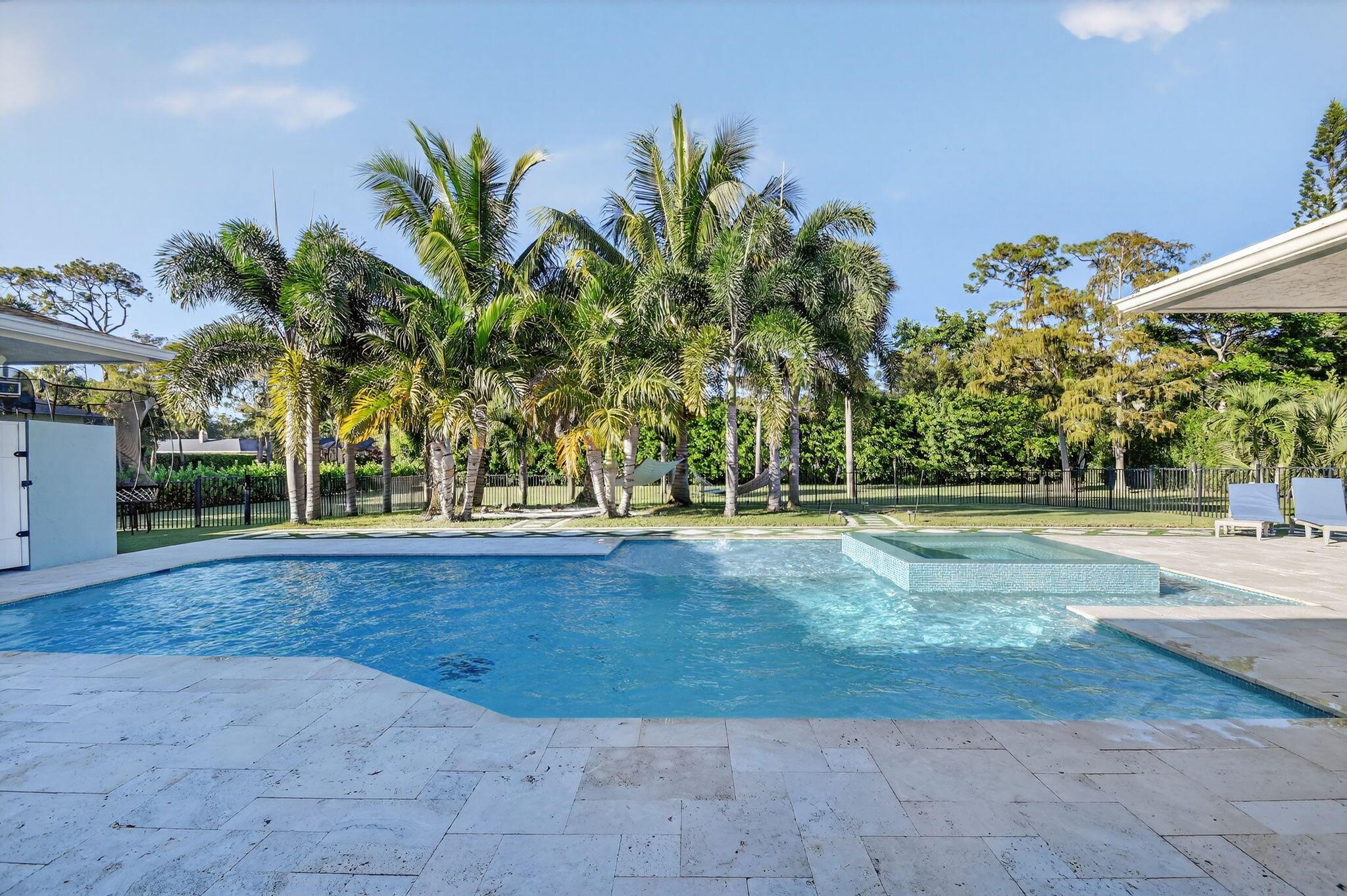 PINEWOOD OF WELLINGTON - Residential