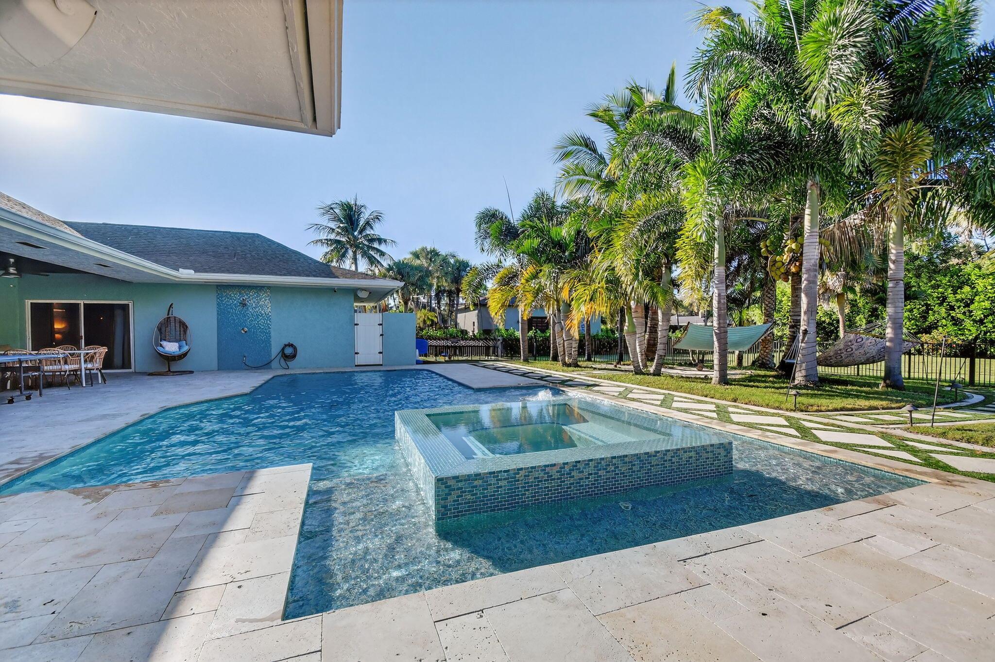 PINEWOOD OF WELLINGTON - Residential