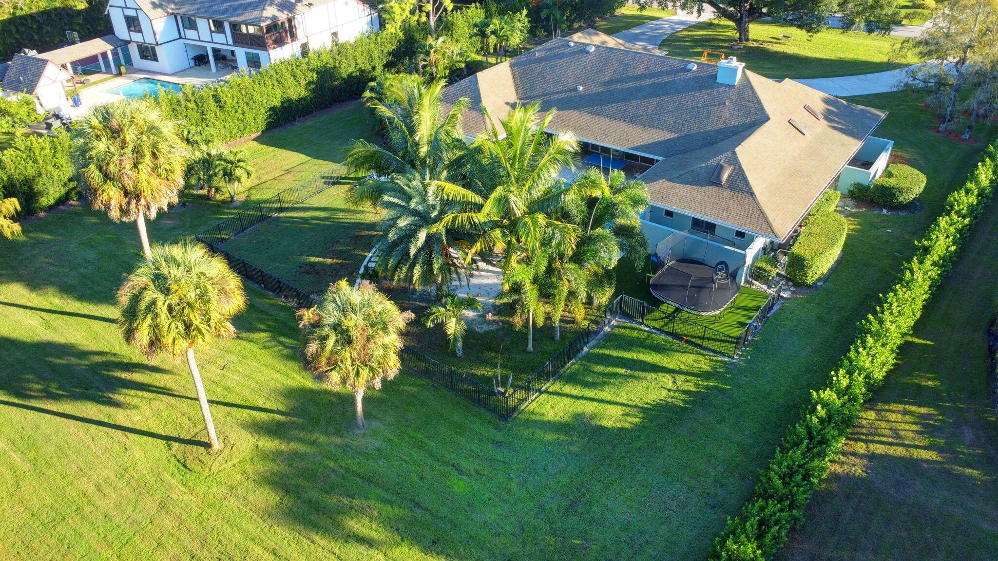 PINEWOOD OF WELLINGTON - Residential