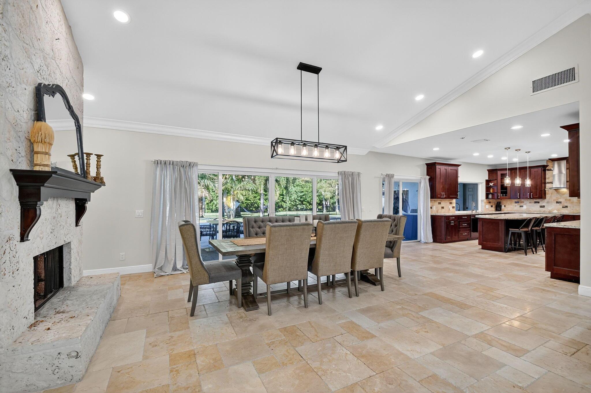 PINEWOOD OF WELLINGTON - Residential