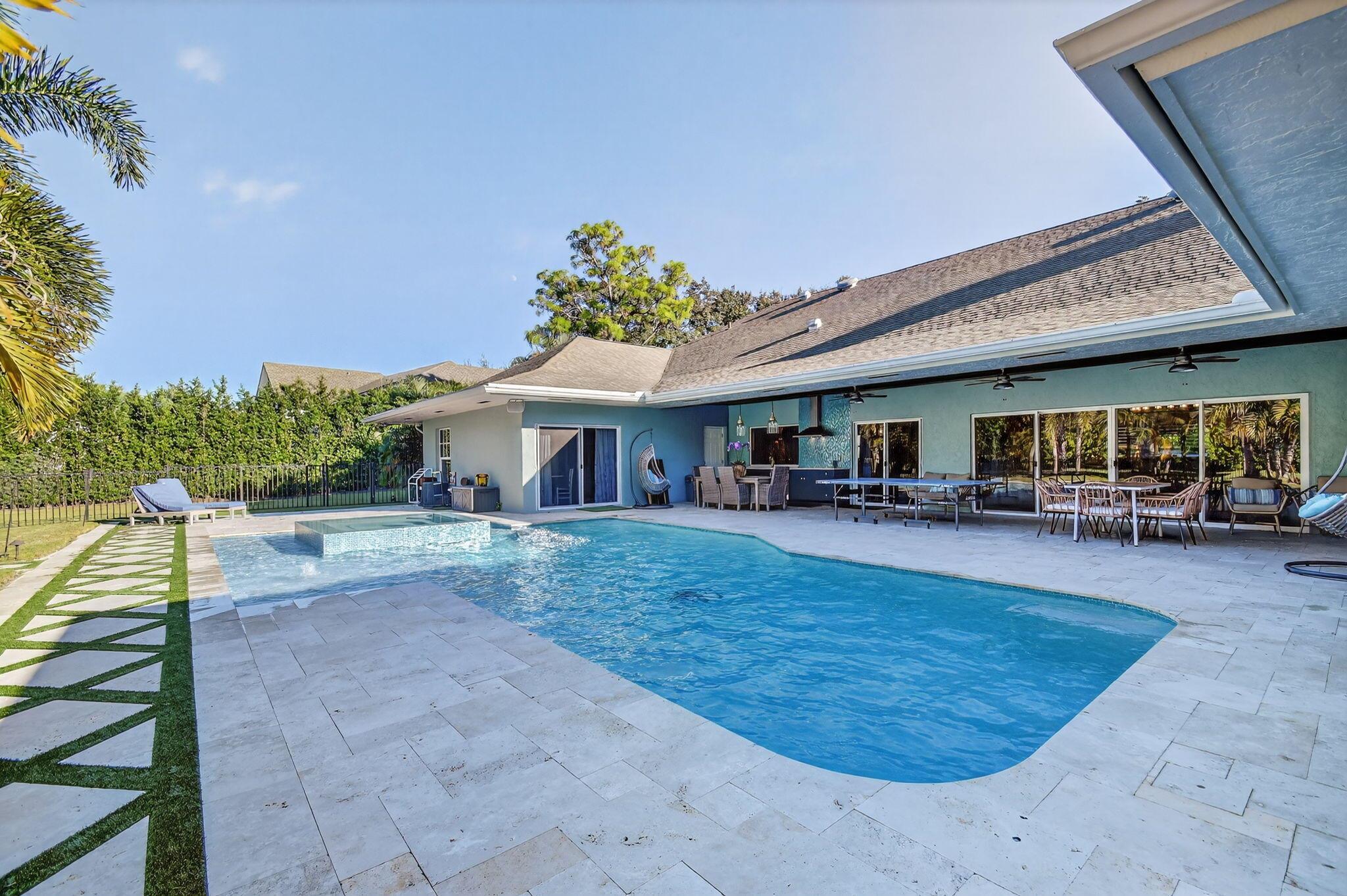 PINEWOOD OF WELLINGTON - Residential