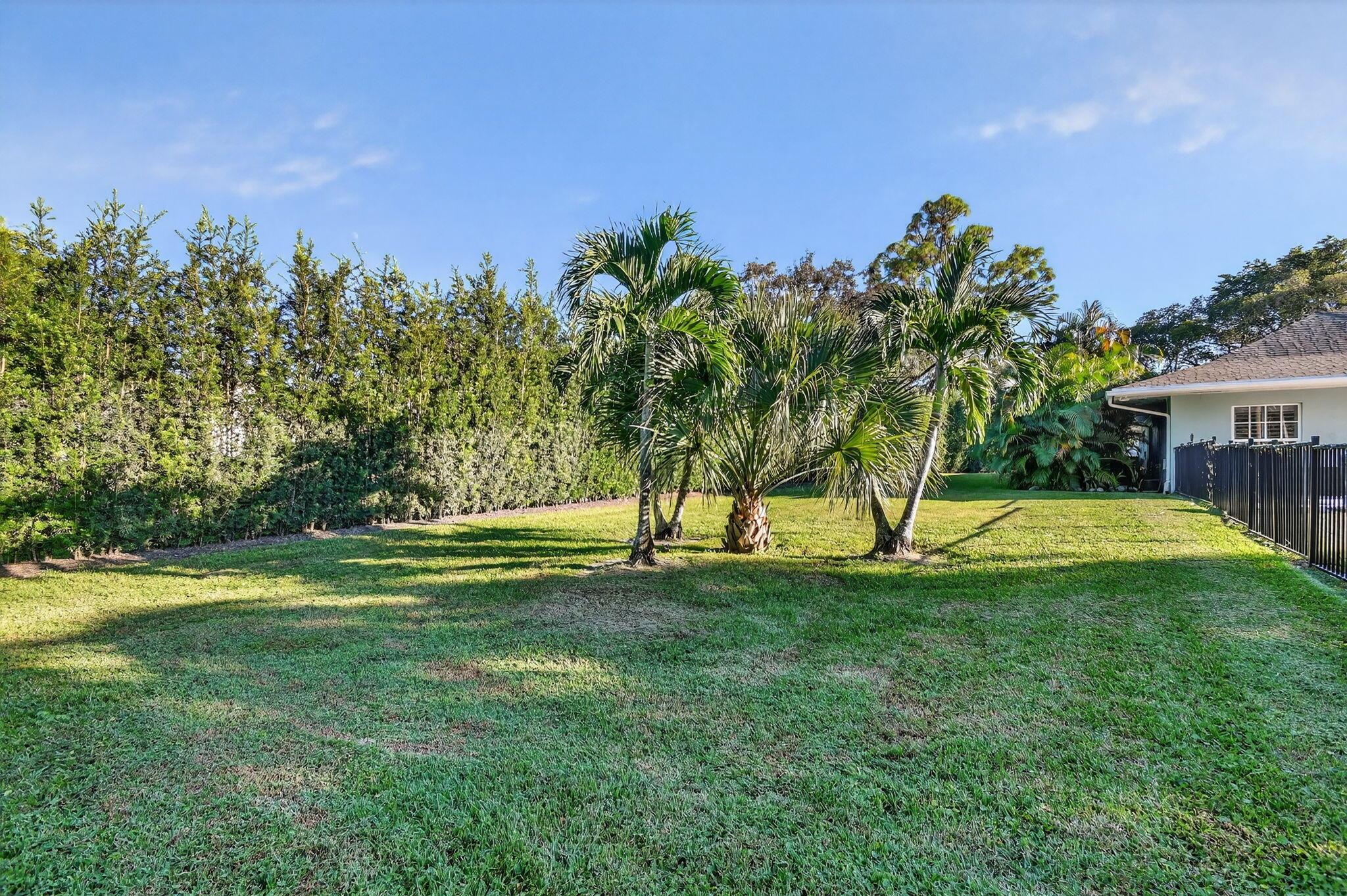 PINEWOOD OF WELLINGTON - Residential