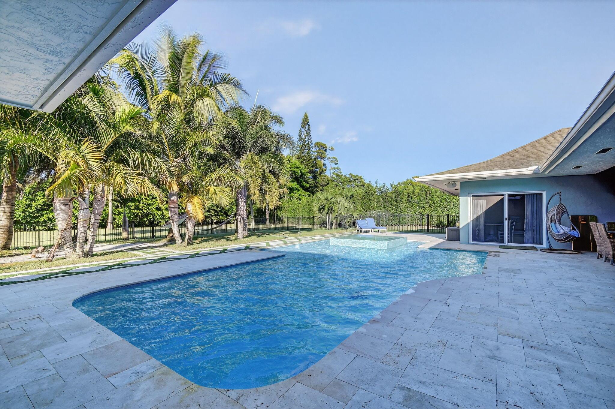 PINEWOOD OF WELLINGTON - Residential