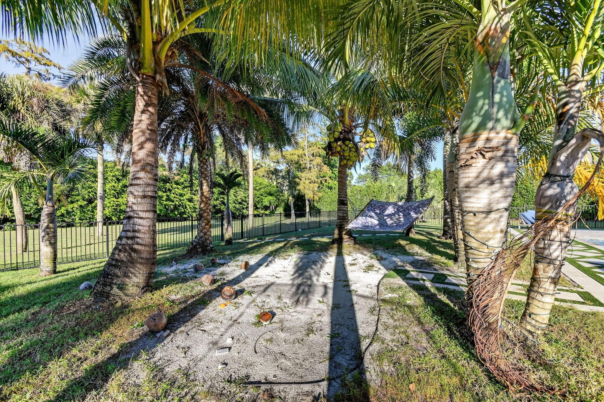 PINEWOOD OF WELLINGTON - Residential