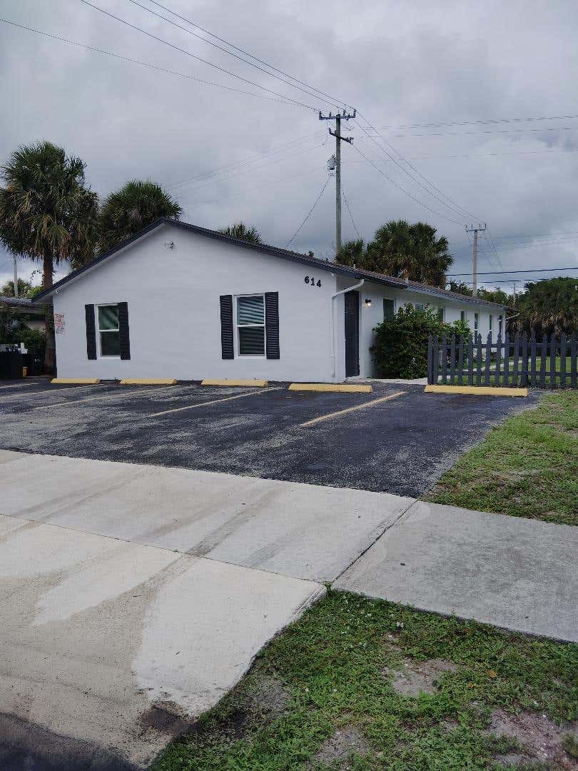 Photo of 614 Holly Drive #1, Palm Beach Gardens, FL 33410 (MLS # B26025312)