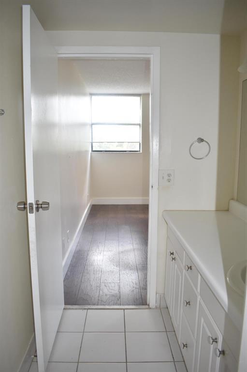 GREENGLADES CONDO IV - Residential