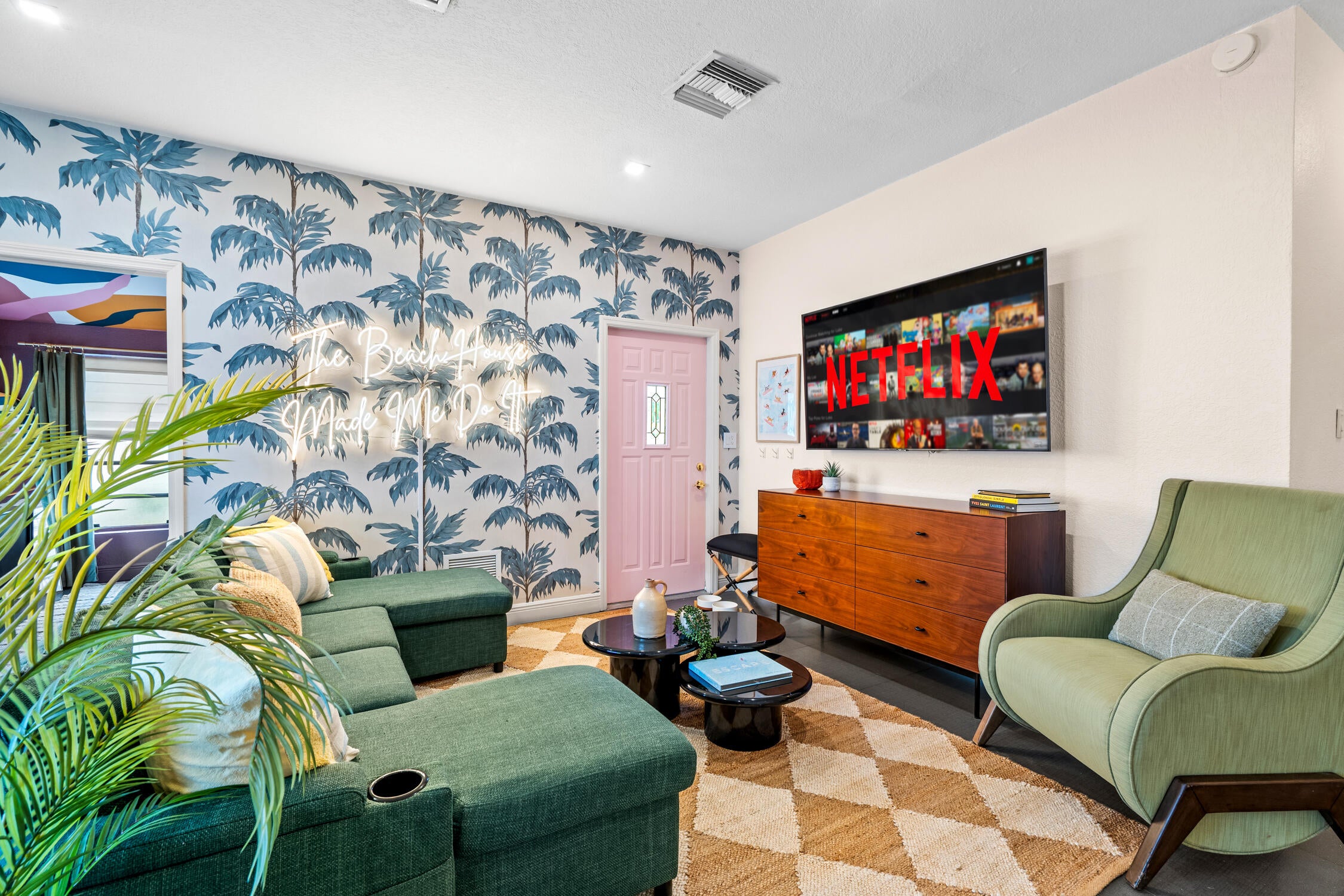 913 NE 2ND Court