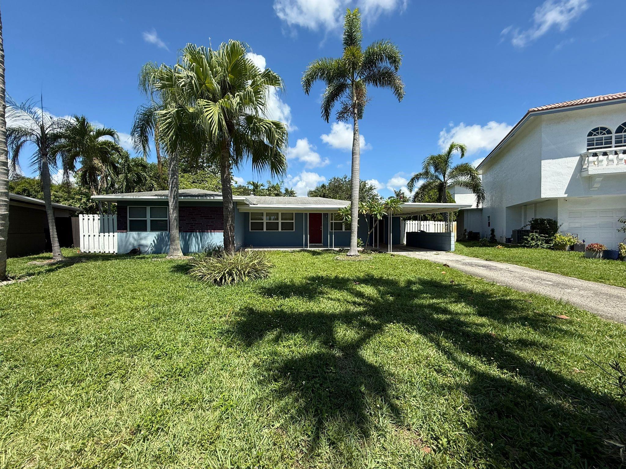 Nice single home, located in a quiet a friendly neighborhood with easy access to shopping, dining and major roadways. Enjoy the generous outdoor fenced space for entertaining and perfect for pets and play. Covered parking and plenty of additional space. 2 Bedrooms, 1 full bath and half located in the laundry. No association, no approval needed, easy to rent for long or short term. Can be furnished upon request.