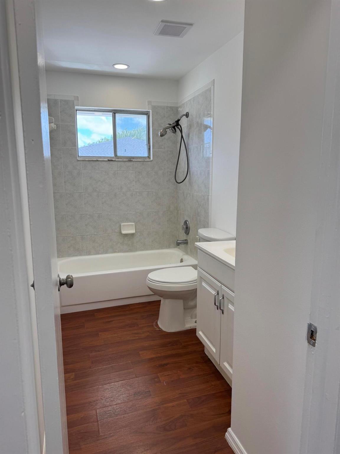 107 E Tiffany Drive 4