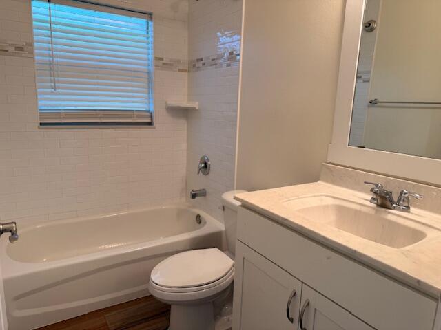 LAKEWOOD PARK UNIT 8 - Residential Lease