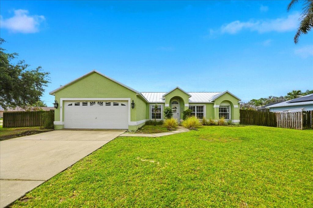 Photo of 6208 NW Kukui Court, Port Saint Lucie, FL 34983 (MLS # B26024656)