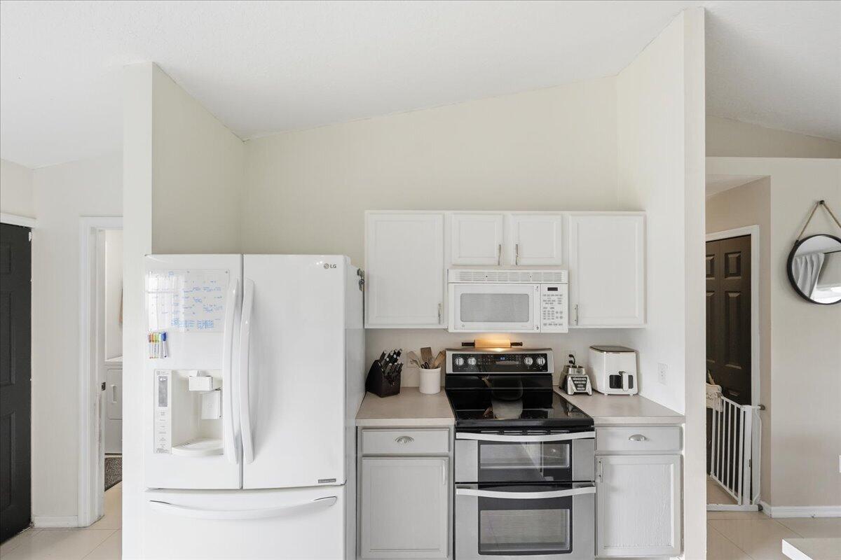 PORT ST LUCIE SECTION 48 1ST REPLAT - Residential