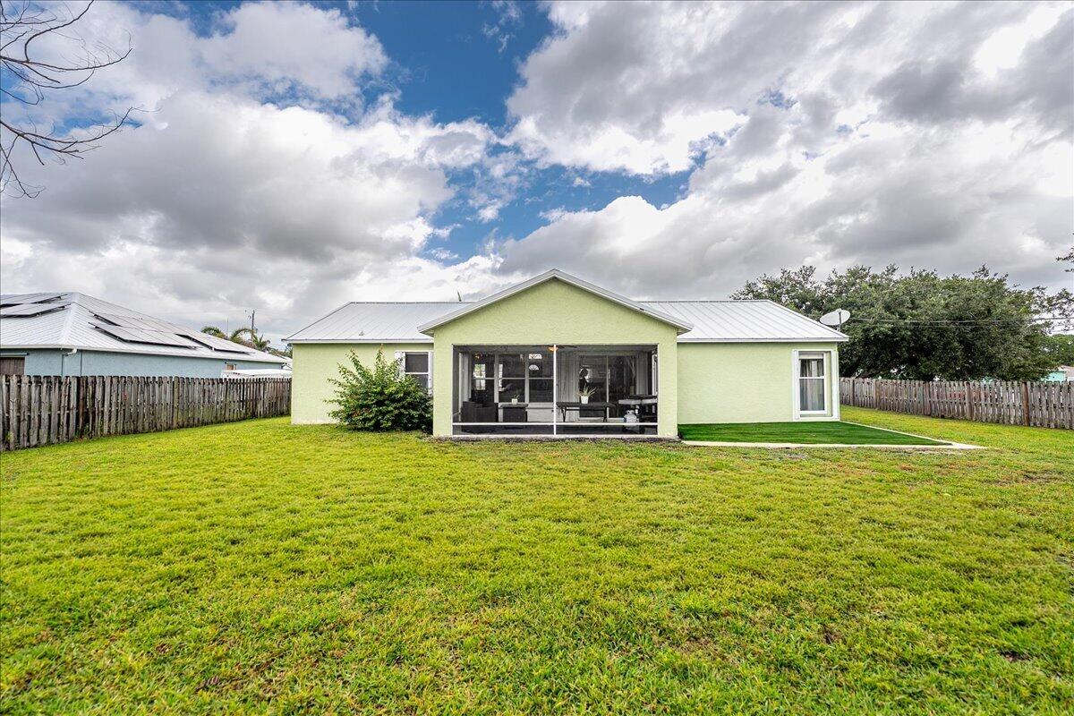 PORT ST LUCIE SECTION 48 1ST REPLAT - Residential