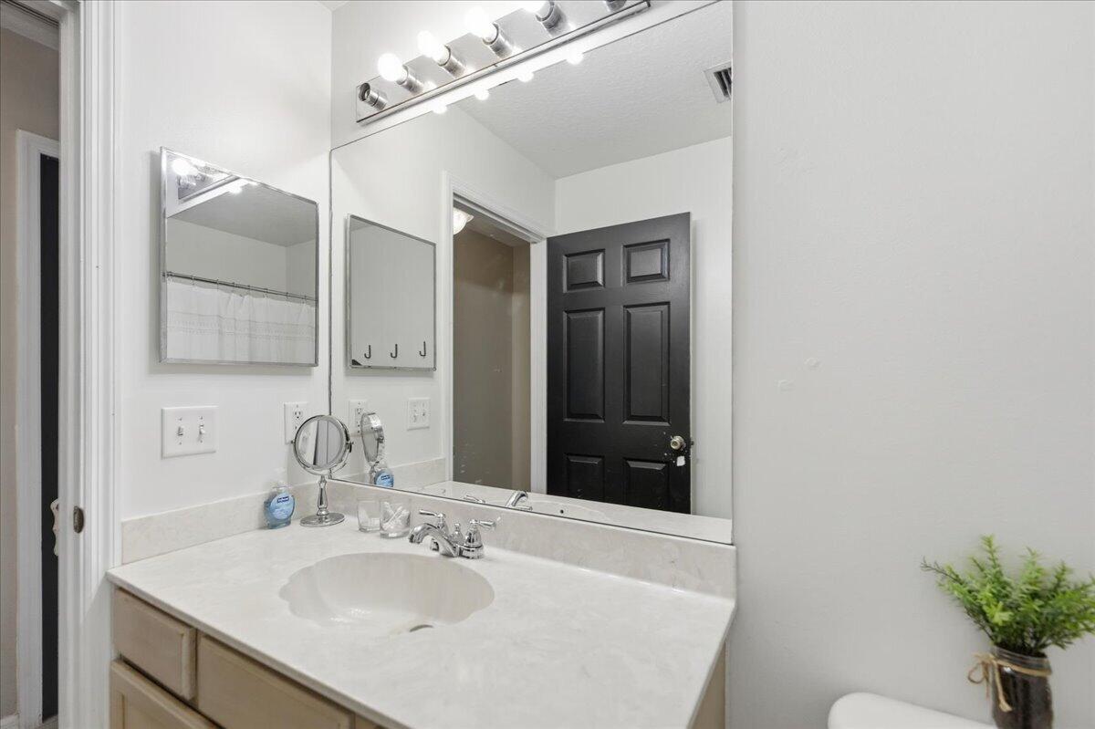 PORT ST LUCIE SECTION 48 1ST REPLAT - Residential