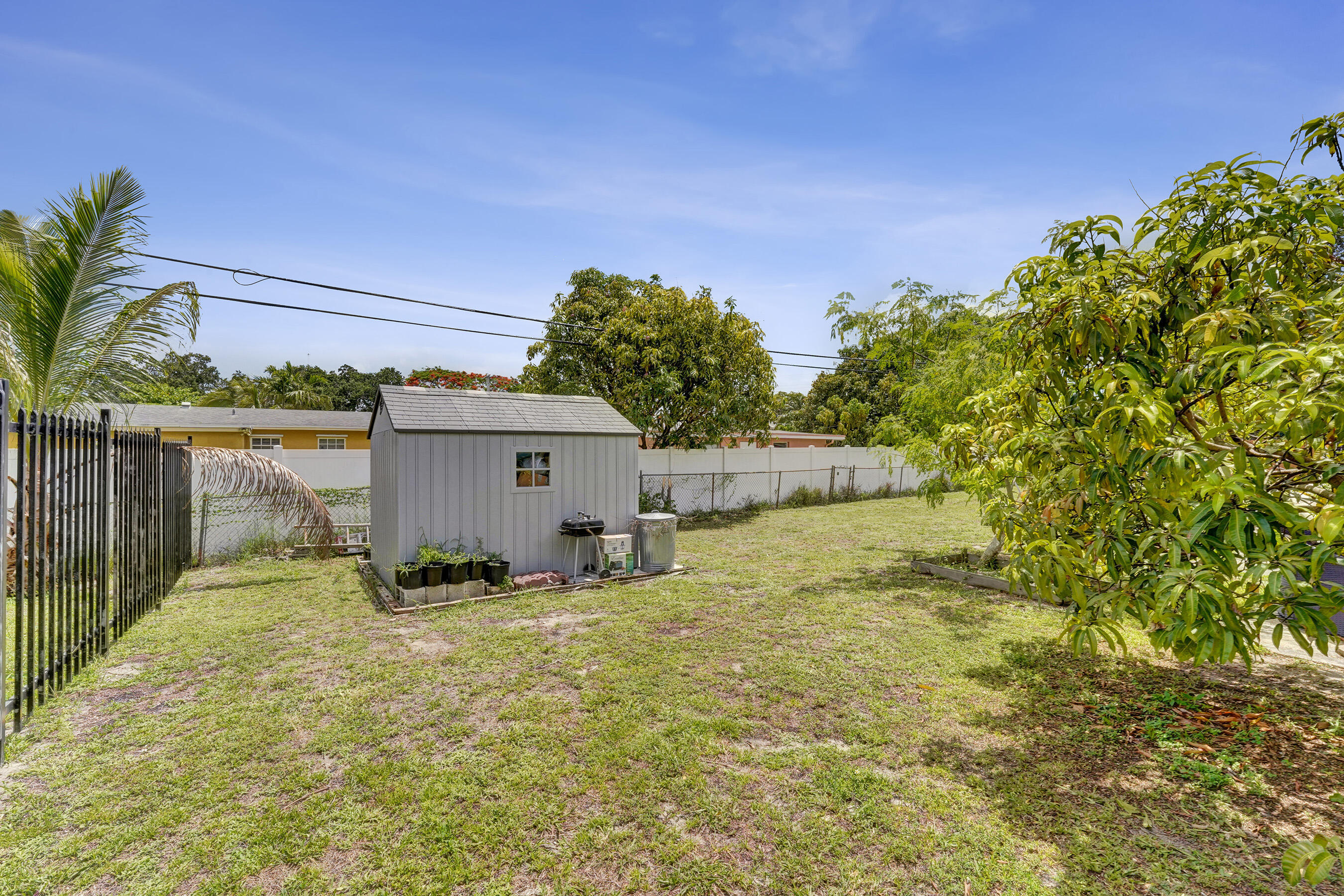 LAKE FOREST SEC 4 - Residential