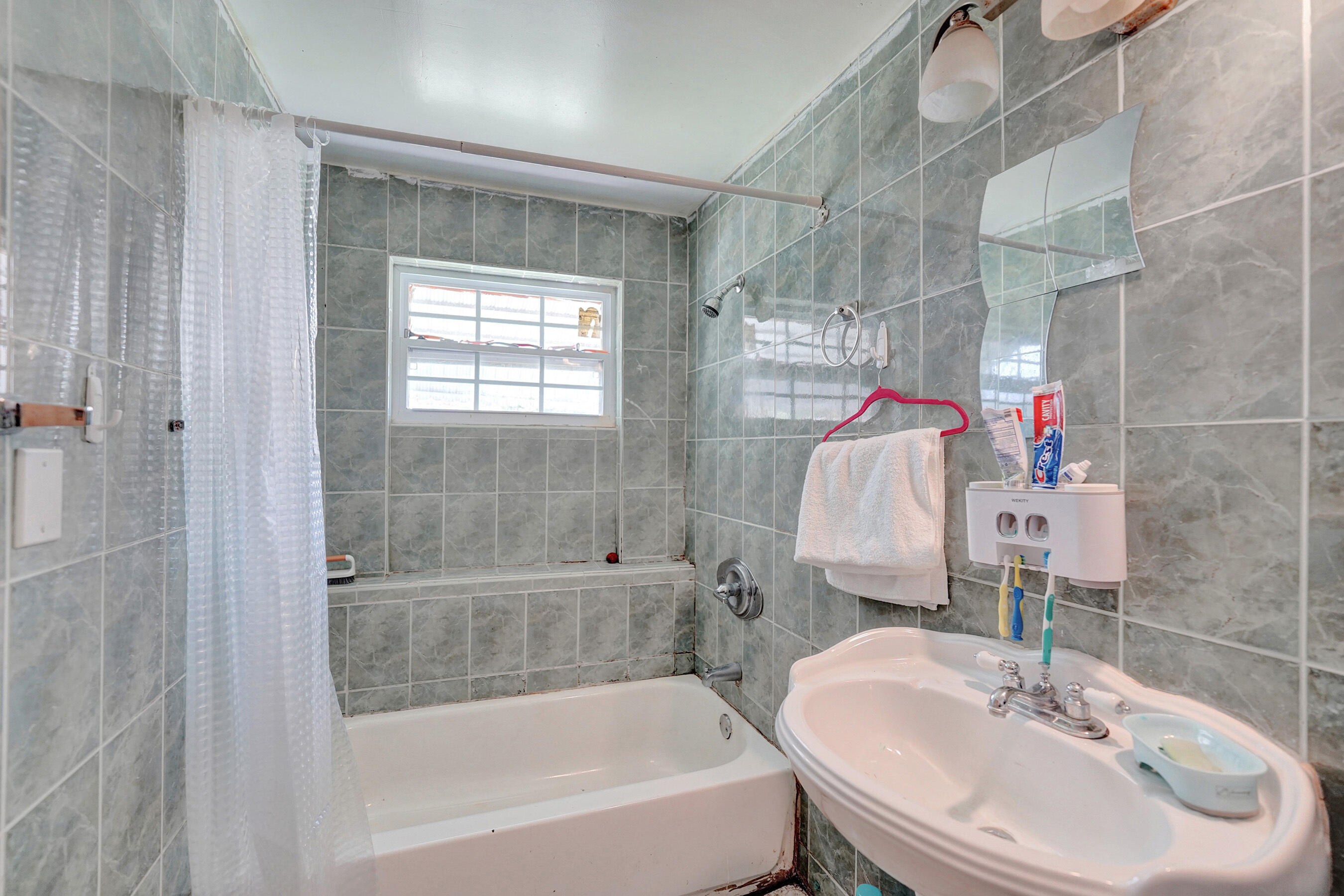 LAKE FOREST SEC 4 - Residential