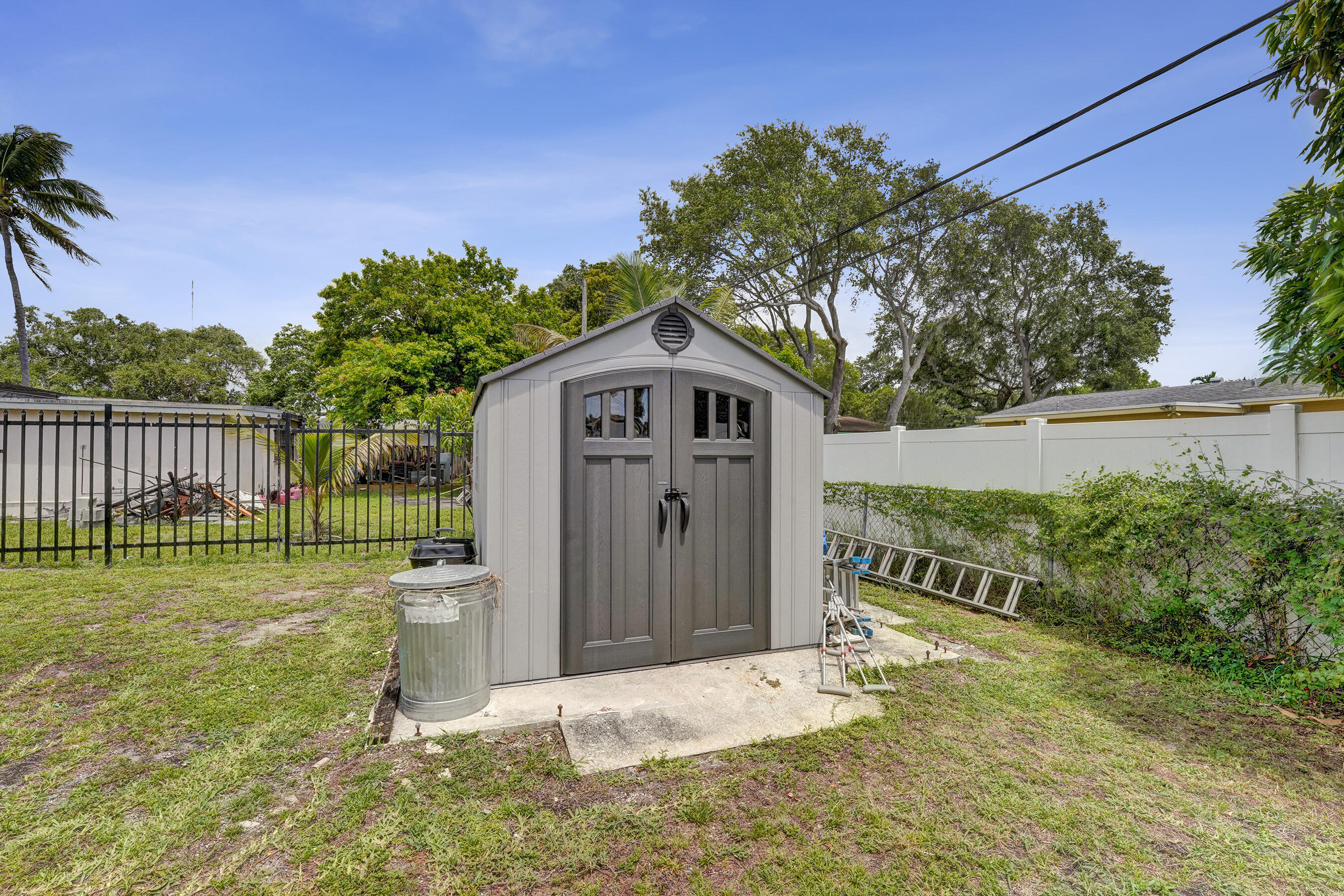 LAKE FOREST SEC 4 - Residential
