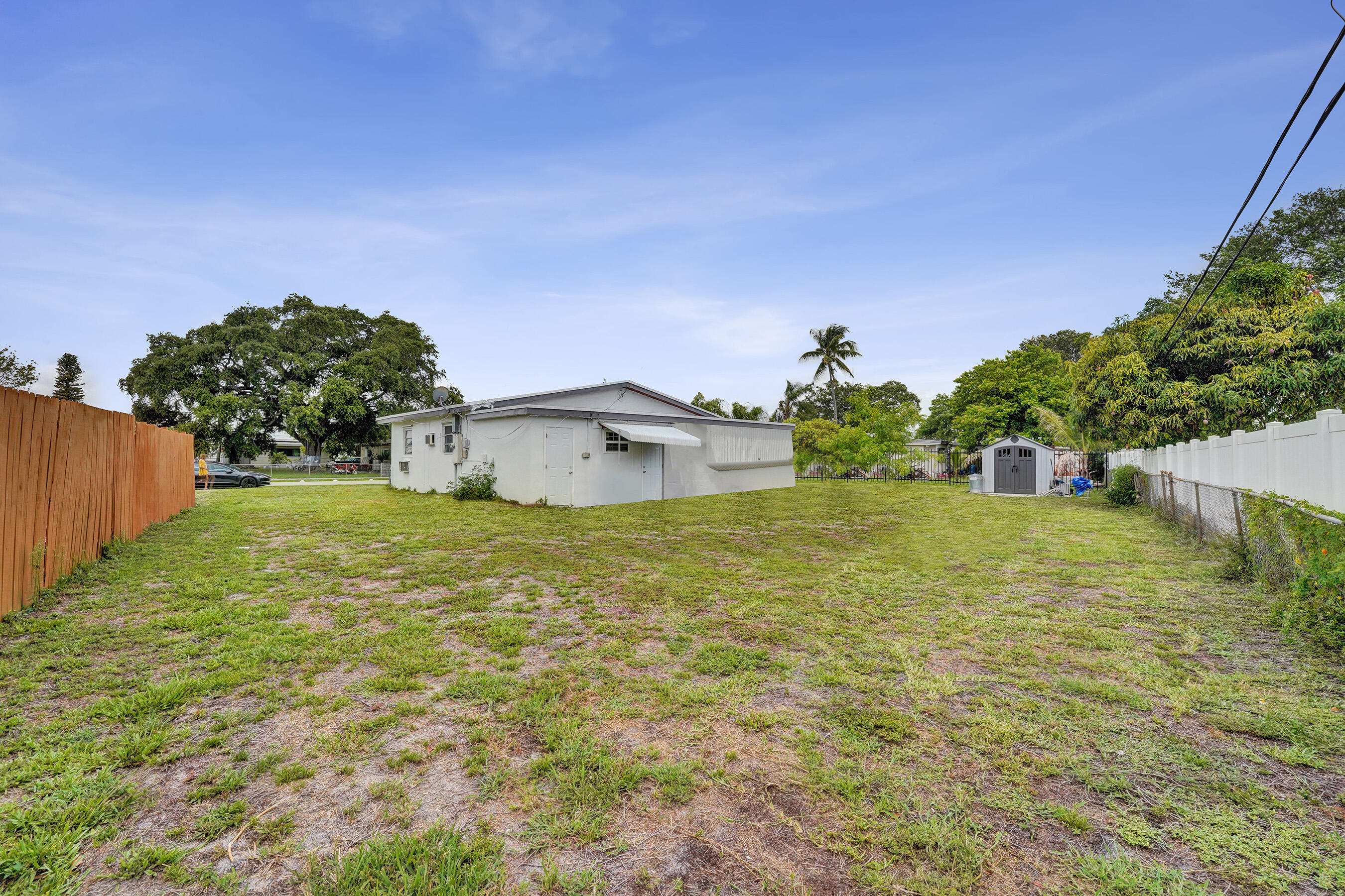 LAKE FOREST SEC 4 - Residential