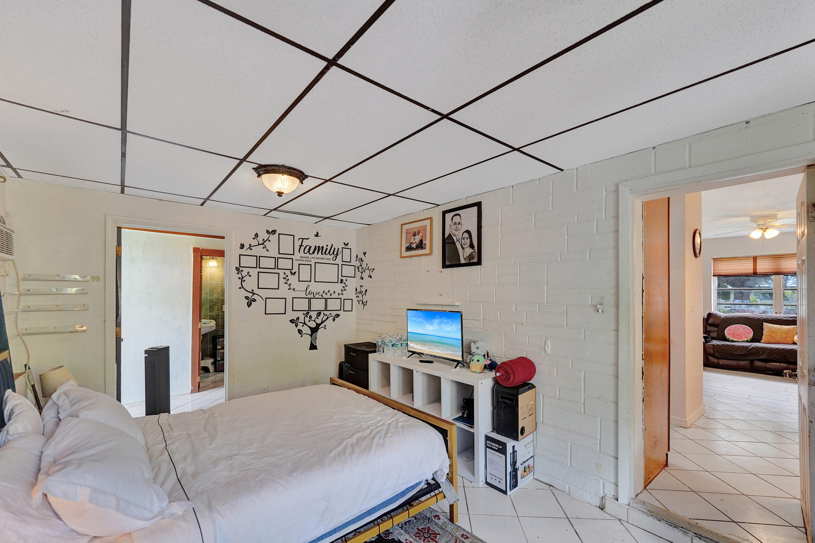 LAKE FOREST SEC 4 - Residential