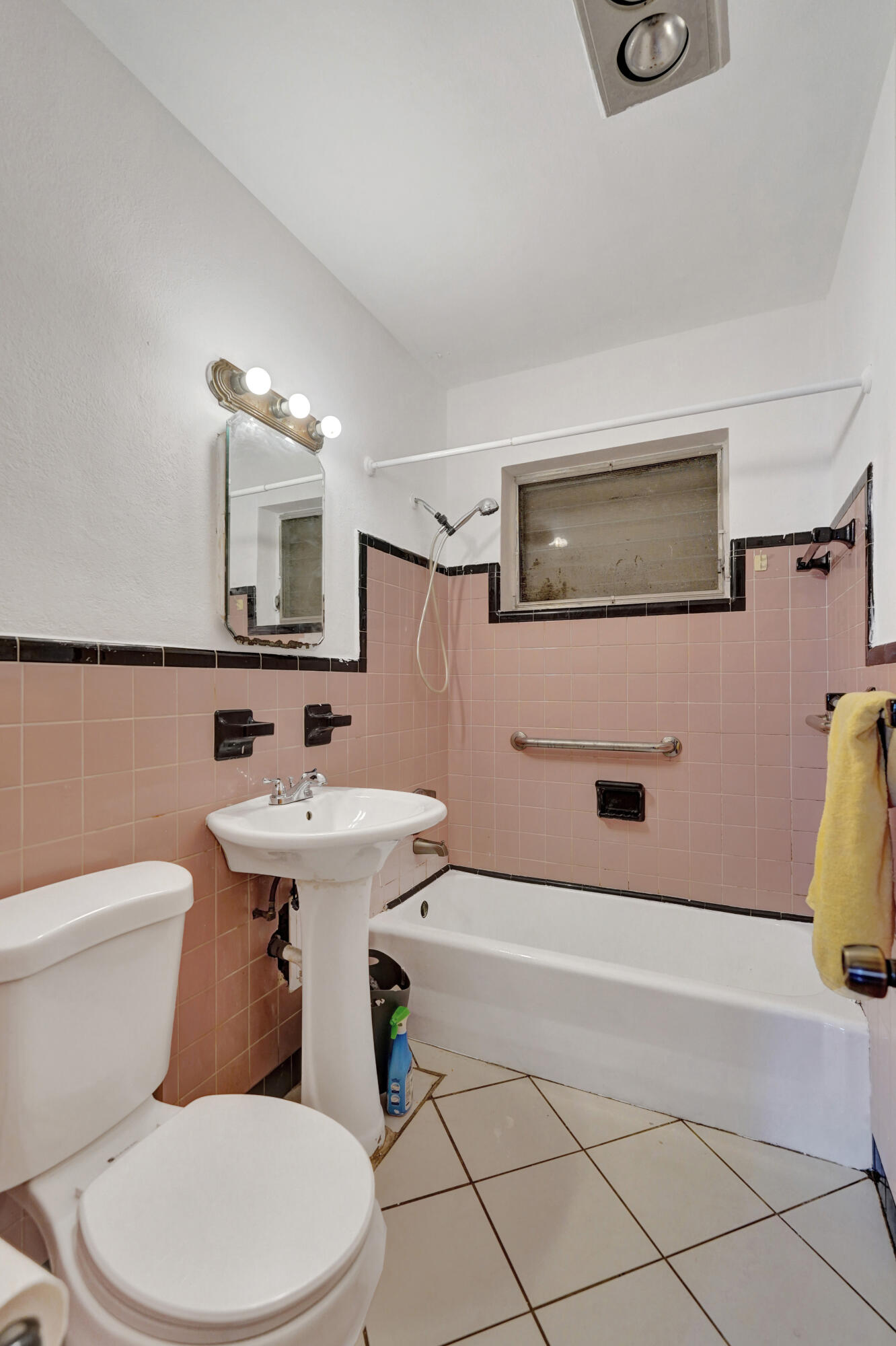 LAKE FOREST SEC 4 - Residential