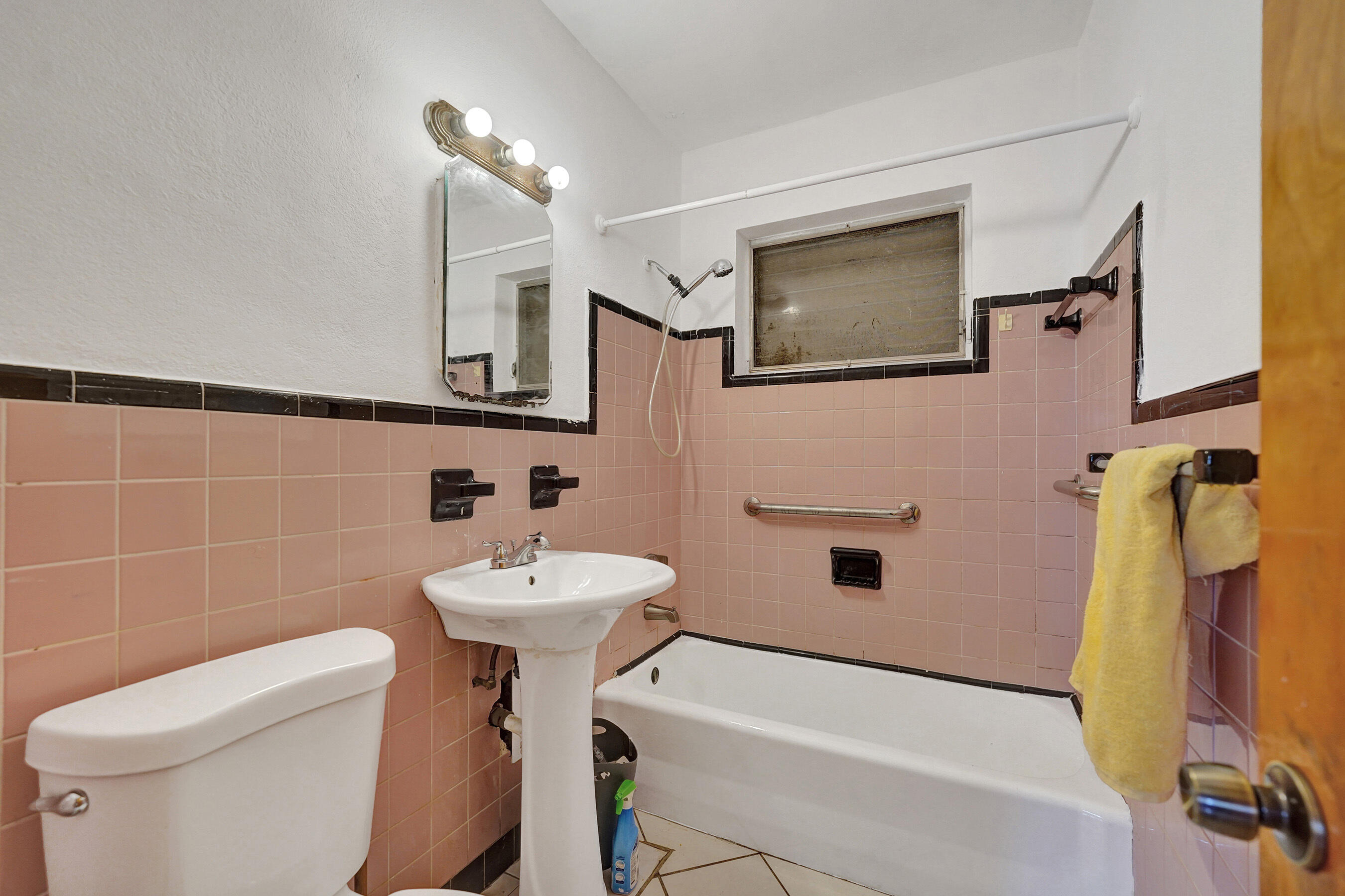 LAKE FOREST SEC 4 - Residential