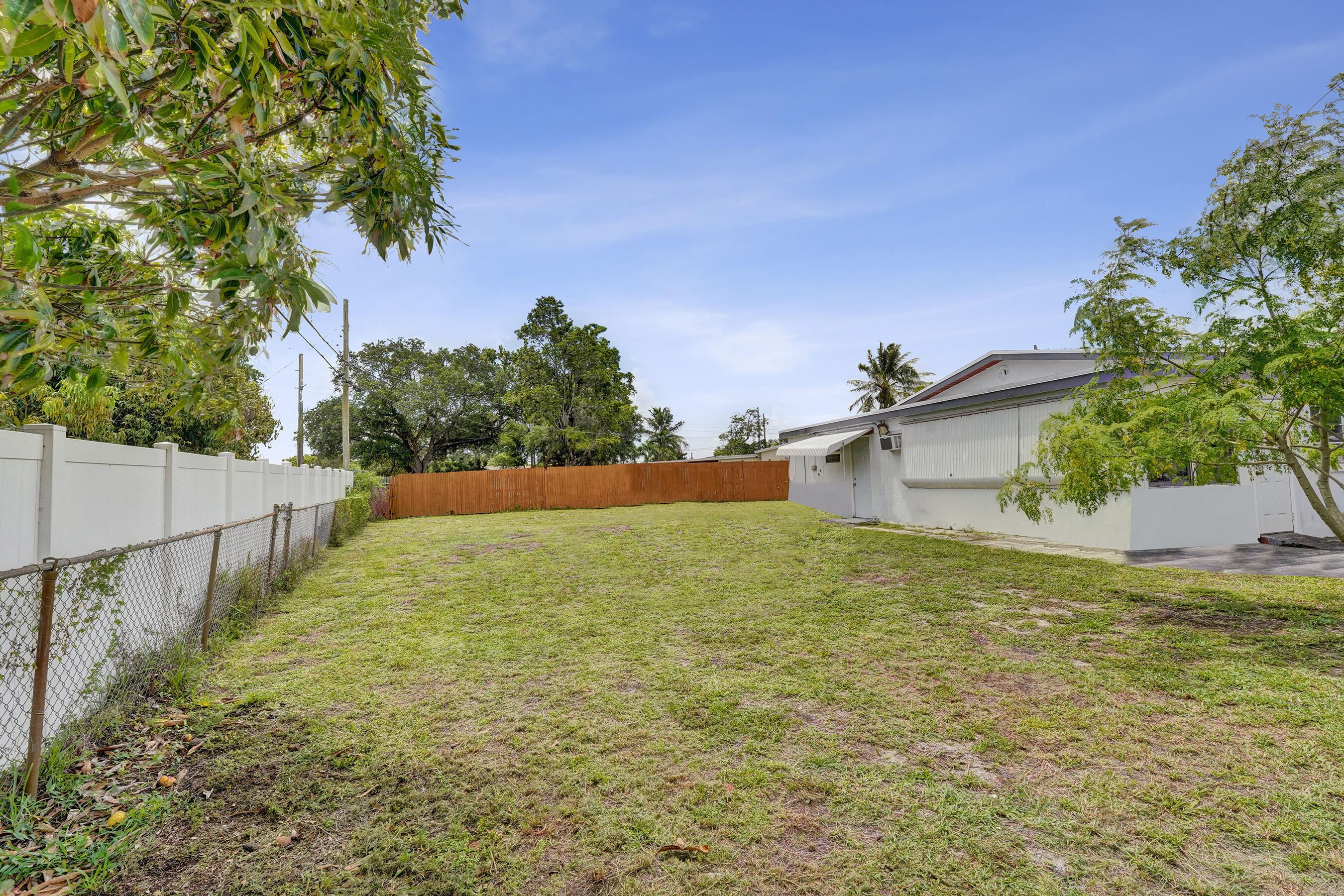 LAKE FOREST SEC 4 - Residential