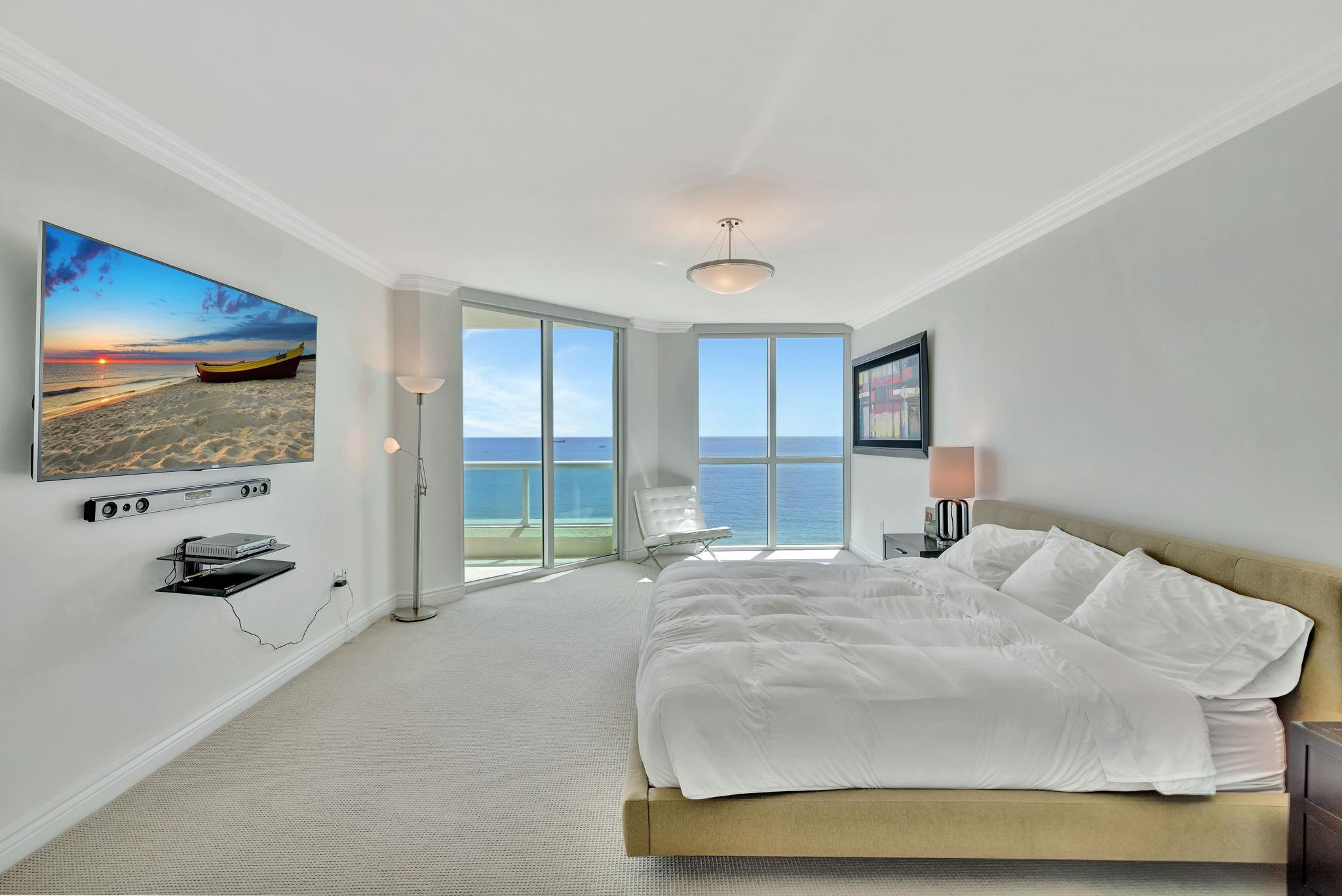 Las Olas Beach Club - Residential