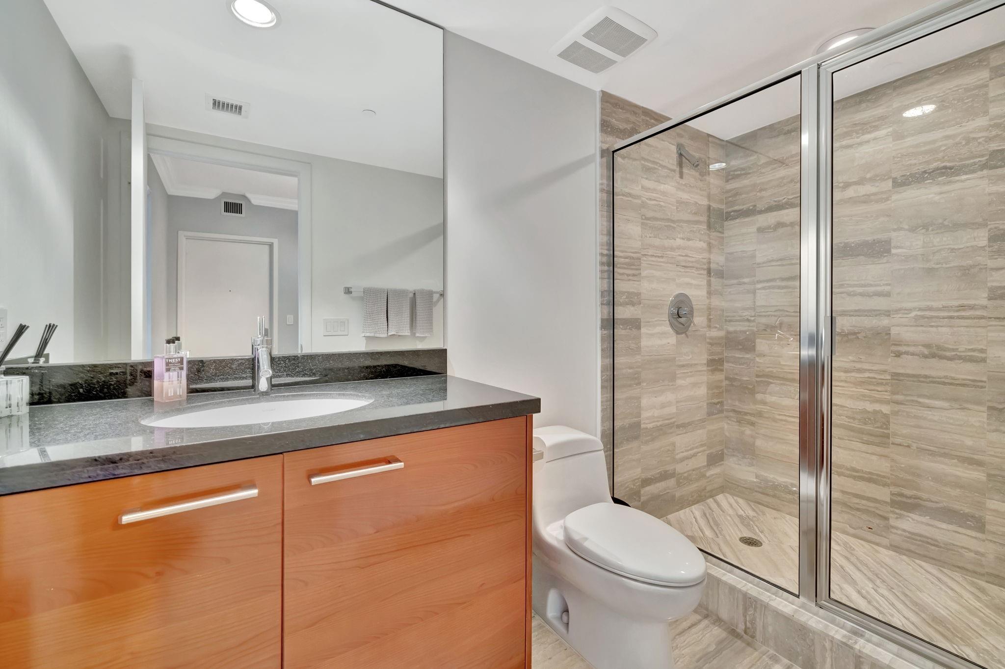 Las Olas Beach Club - Residential