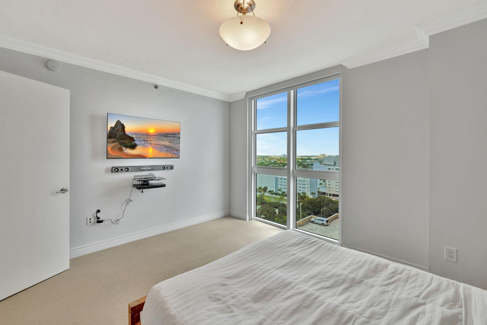 Las Olas Beach Club - Residential