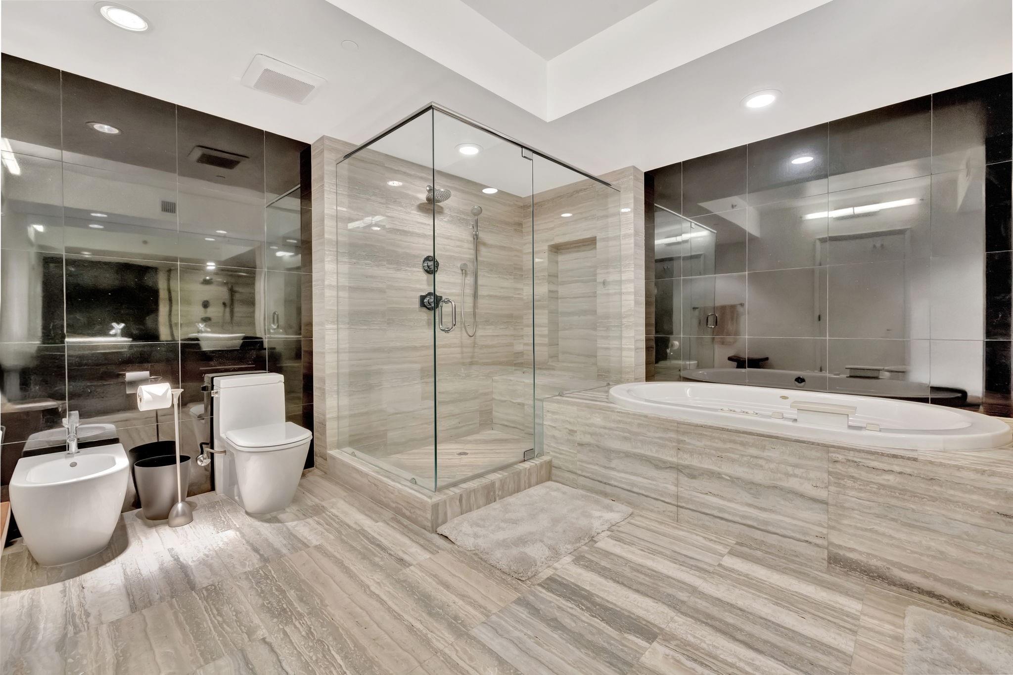 Las Olas Beach Club - Residential