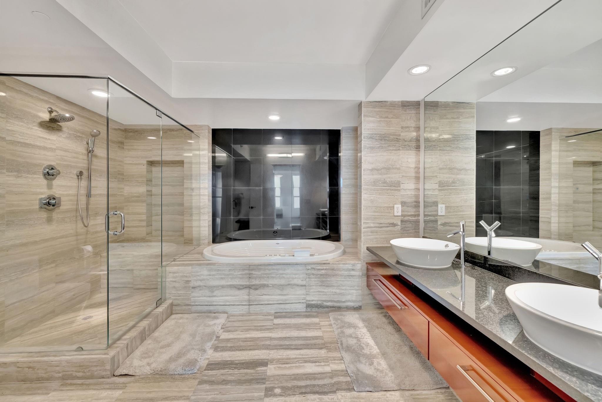 Las Olas Beach Club - Residential