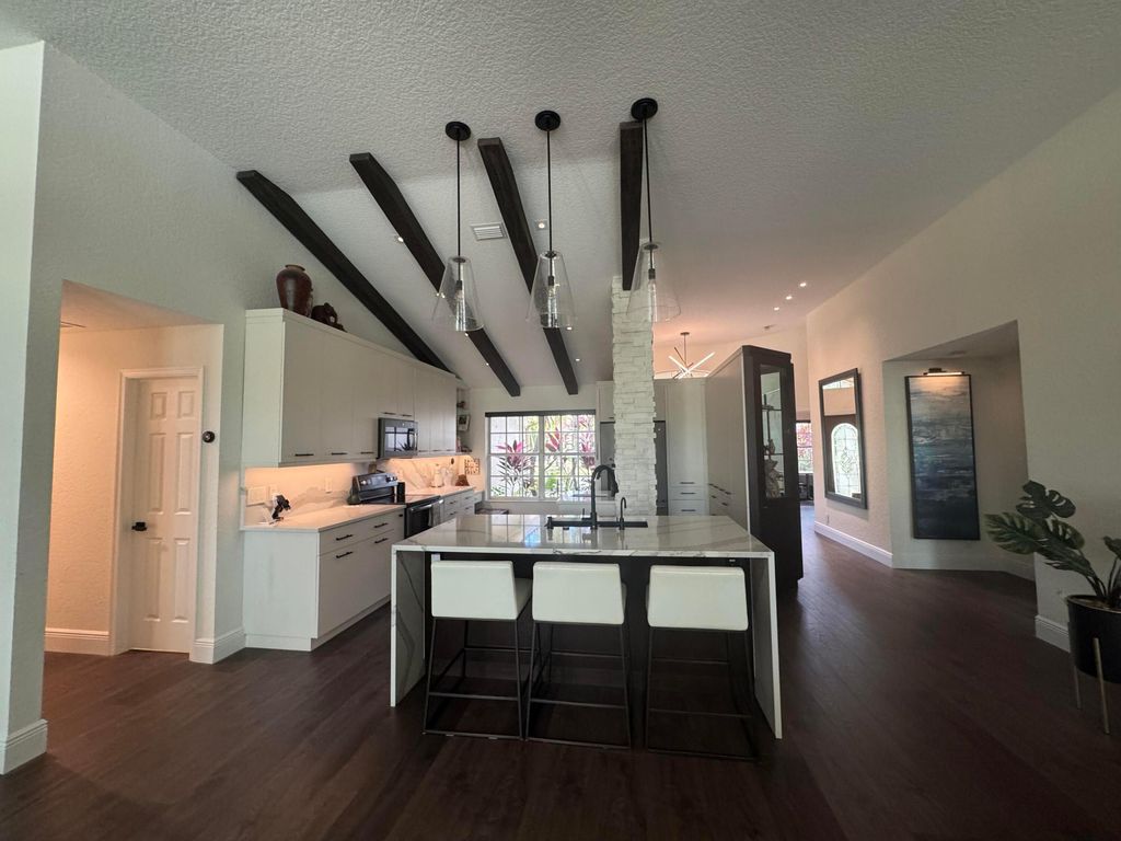 Photo of 712 Verona Court, Weston, FL 33326 (MLS # B26019394)