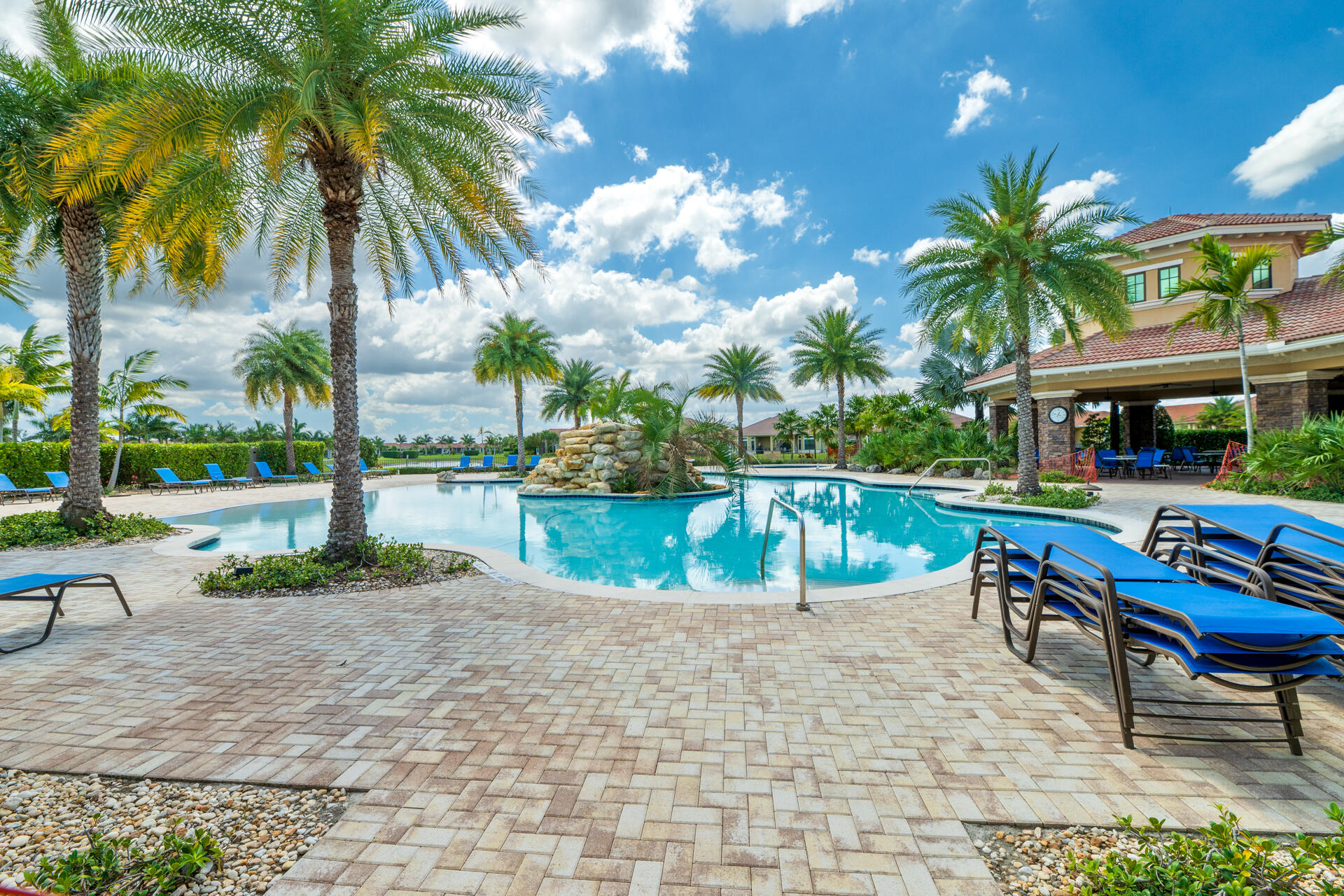 PARKLAND ROYALE - Residential