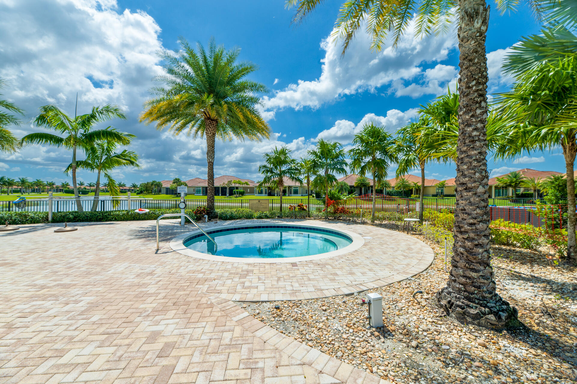 PARKLAND ROYALE - Residential