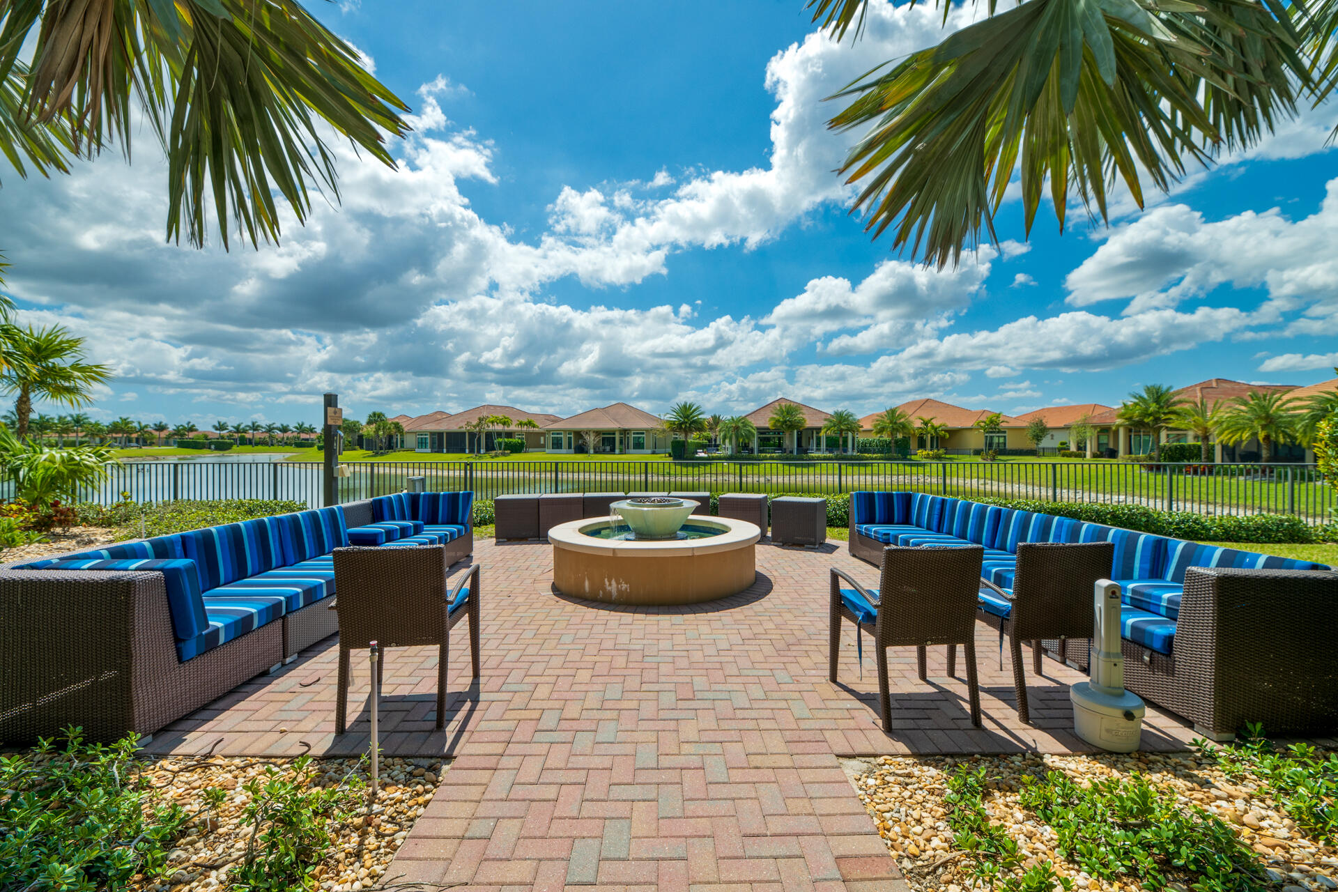 PARKLAND ROYALE - Residential