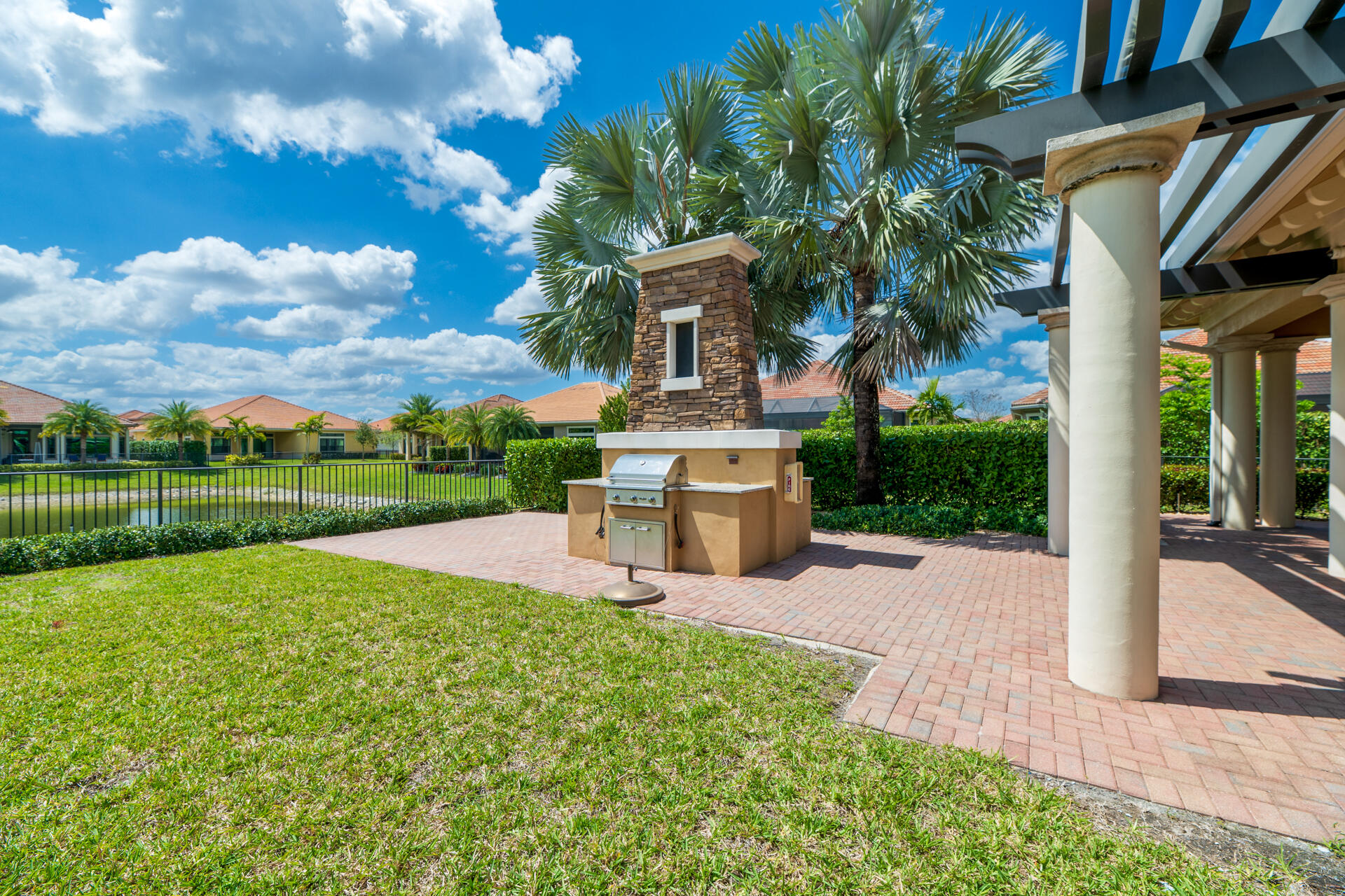 PARKLAND ROYALE - Residential