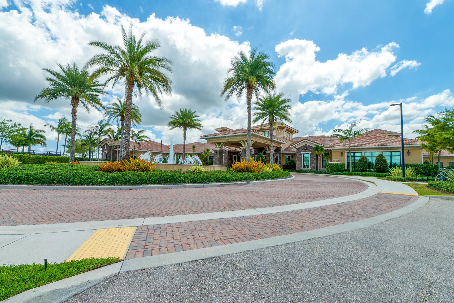 PARKLAND ROYALE - Residential