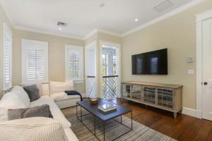 PALM BEACH SHORE ACRES - Residential