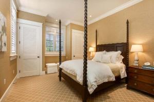 PALM BEACH SHORE ACRES - Residential