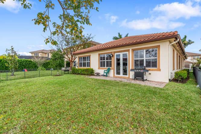 10340 LAKE VISTA COURT