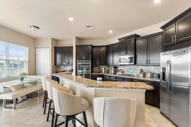 10340 LAKE VISTA COURT