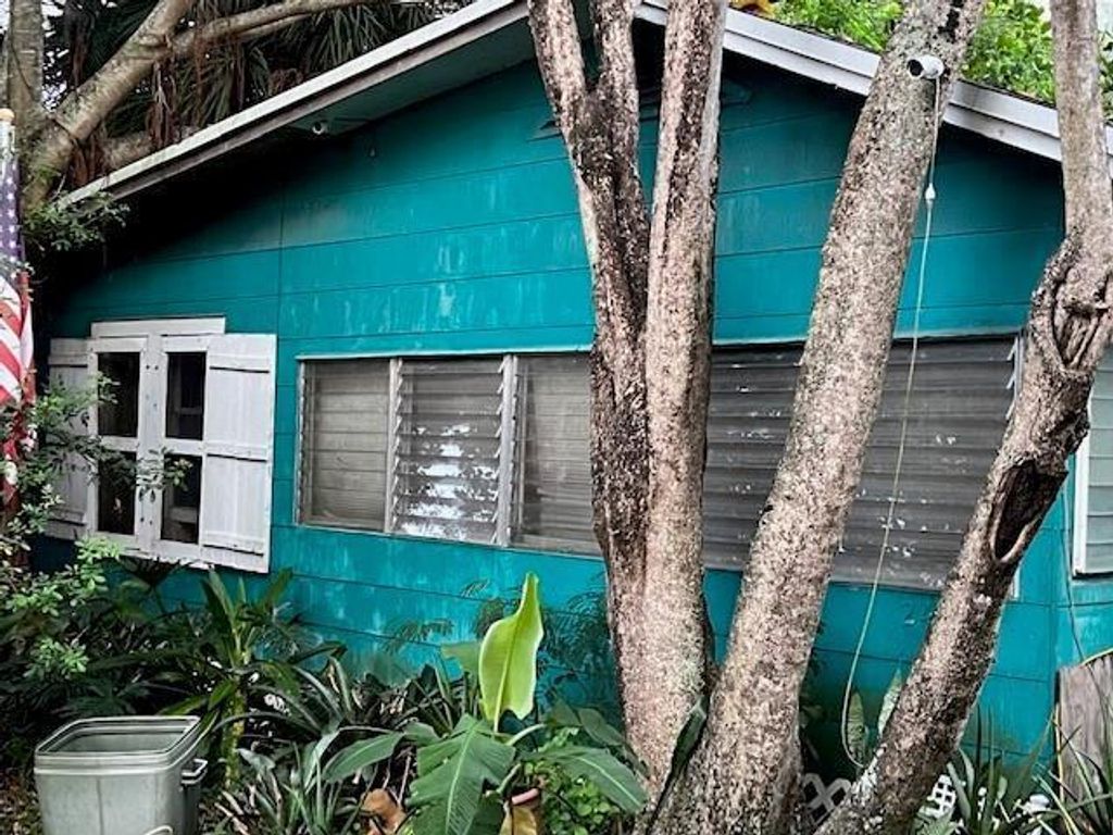 Photo of 2424 Monroe Street, Hollywood, FL 33020 (MLS # B26008240)