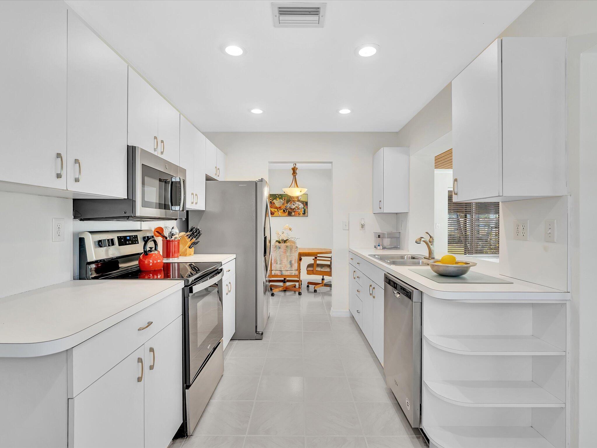 MAINLANDS OF TAMARAC LAKES - Residential