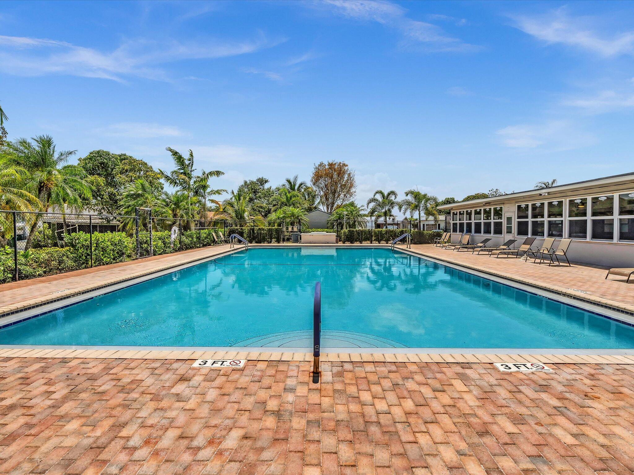 MAINLANDS OF TAMARAC LAKES - Residential