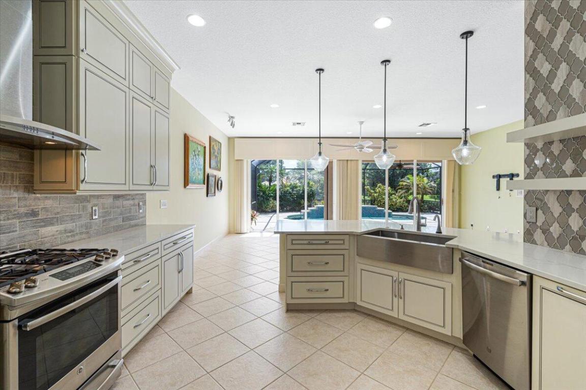 POD 27 AT THE RESERVE MUIRFIELD REPLAT - Residential