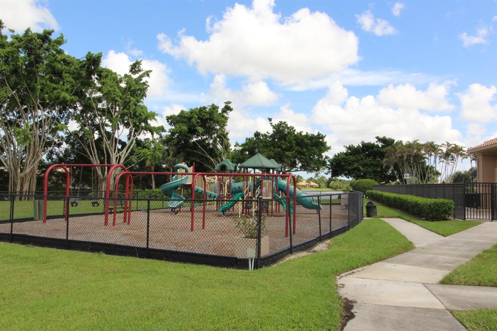 BOCA FALLS MAJESTIC POINTE - Residential