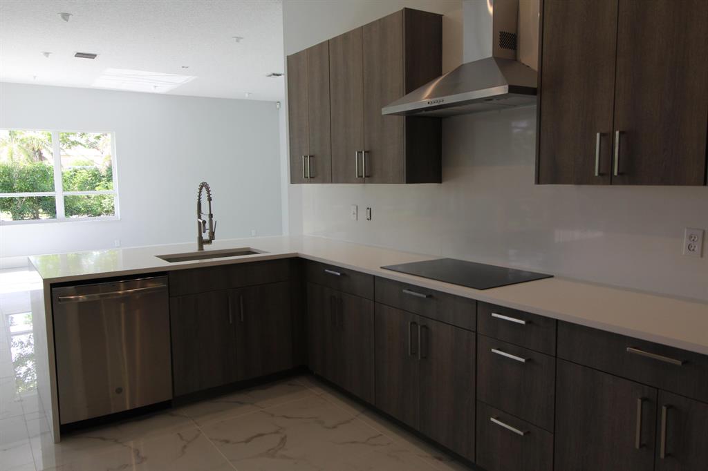 BOCA FALLS MAJESTIC POINTE - Residential