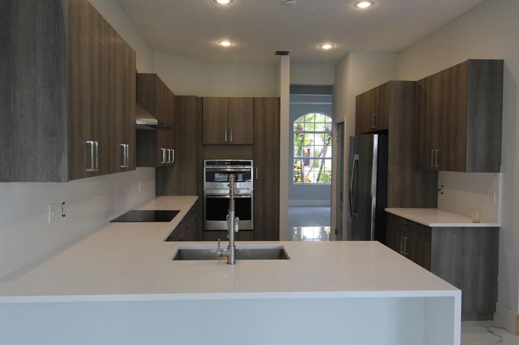 BOCA FALLS MAJESTIC POINTE - Residential