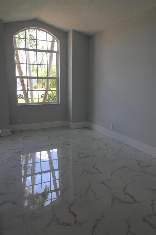 BOCA FALLS MAJESTIC POINTE - Residential